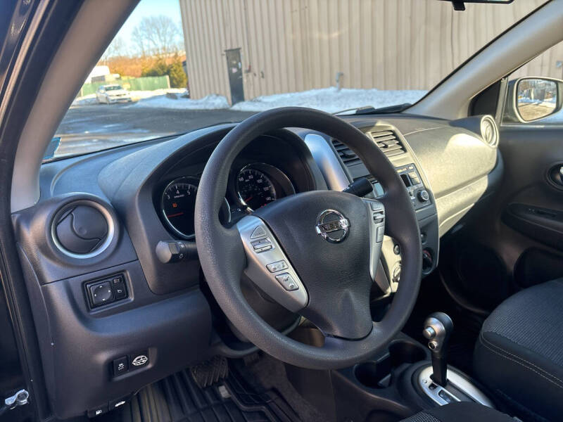 2017 Nissan Versa 1.6 SV