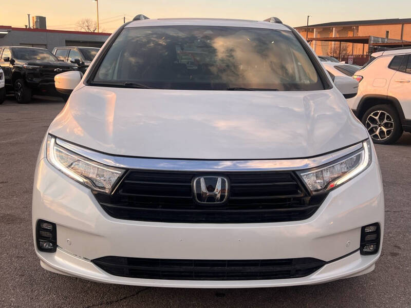 Used 2022 Honda Odyssey Touring with VIN 5FNRL6H83NB056227 for sale in Garland, TX