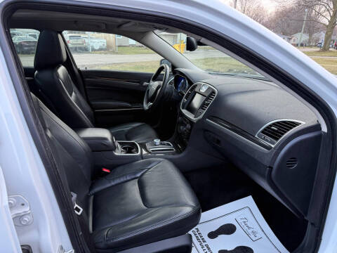 2016 Chrysler 300 Limited