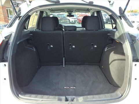 2024 Nissan Kicks SR