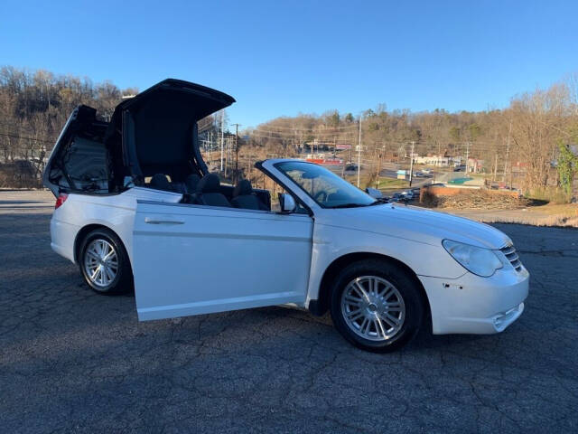 2009 Chrysler Sebring for sale at Car ConneXion Inc in Knoxville, TN