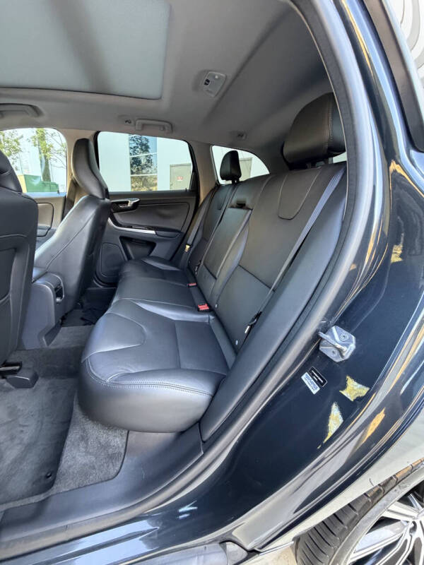 2015 Volvo XC60 T5 Drive-E Premier