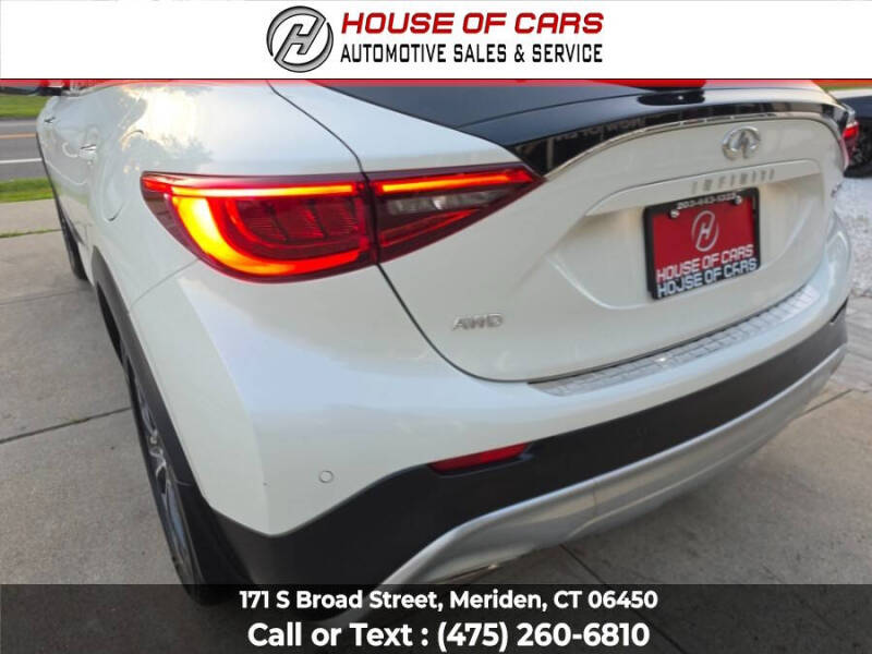 2017 Infiniti QX30 Premium