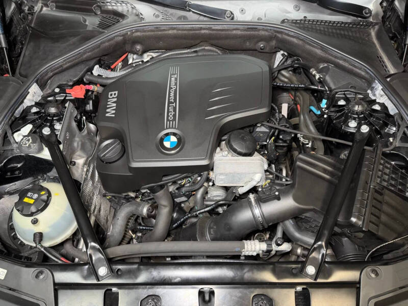 2016 BMW 5 Series 528i