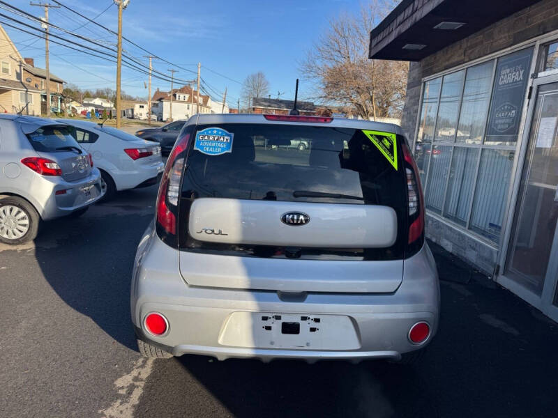 2017 Kia Soul +