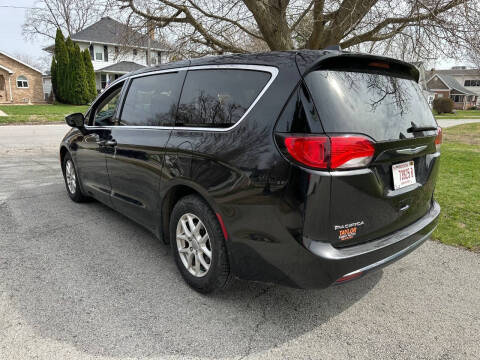 2017 Chrysler Pacifica Touring Plus