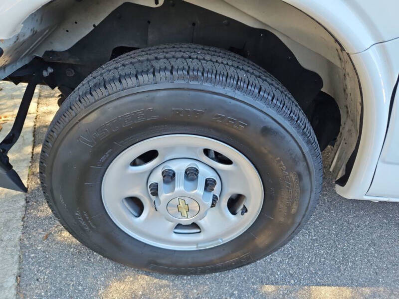 2024 Chevrolet Express 2500