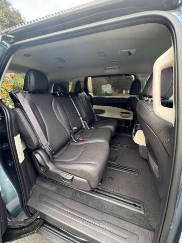 2024 Kia Carnival EX