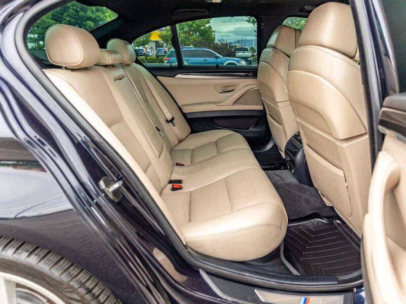 2011 BMW 5 Series 550i