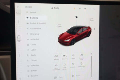 2022 Tesla Model S Plaid