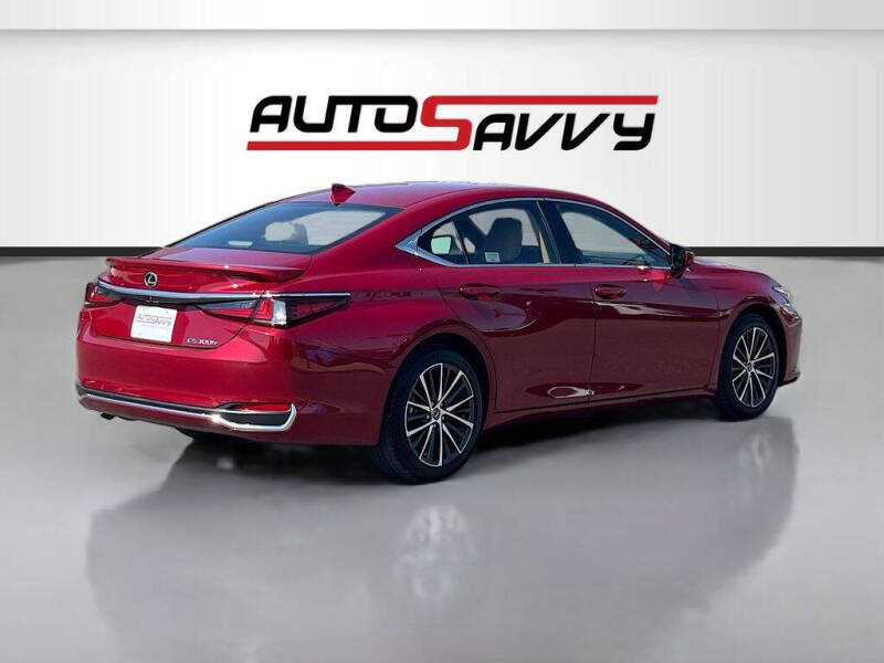 2025 Lexus ES 300h