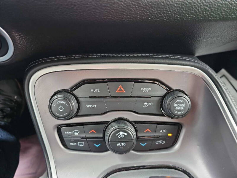 2022 Dodge Challenger SXT