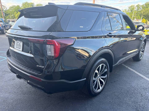 2025 Ford Explorer ST-Line