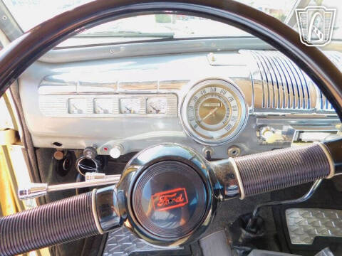 1942 Ford Super Deluxe