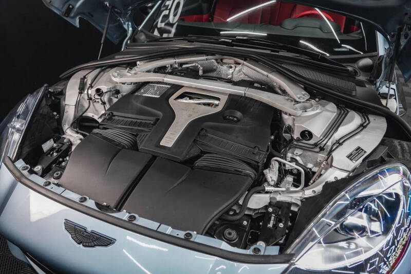 2021 Aston Martin DBX