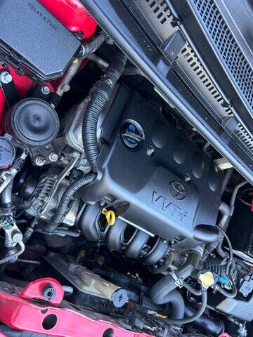 2013 Toyota Yaris 5-Door LE