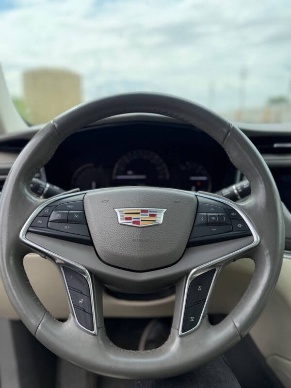 2017 Cadillac XT5 Luxury
