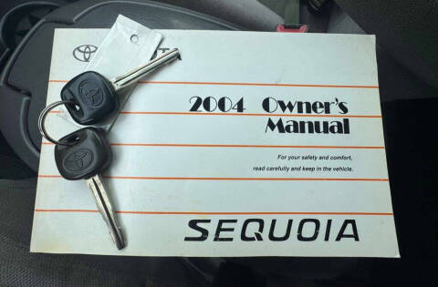2004 Toyota Sequoia SR5
