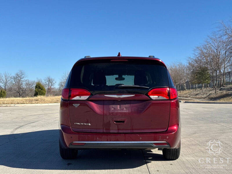 2017 Chrysler Pacifica Touring-L Plus