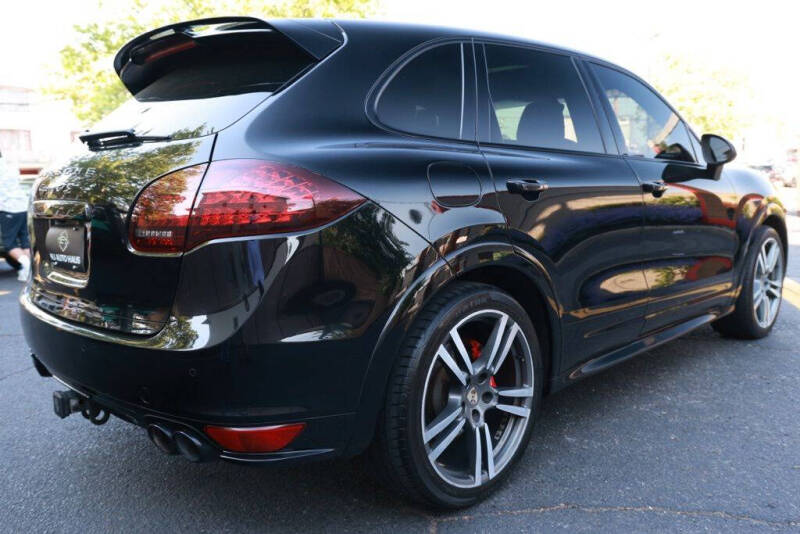 2013 Porsche Cayenne GTS