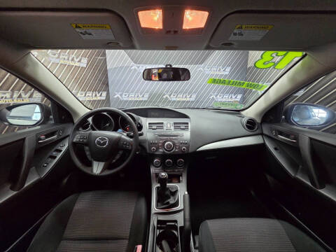 2013 Mazda MAZDA3 i Touring