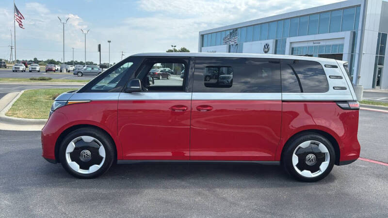 2025 Volkswagen ID. Buzz Pro S Plus 4Motion