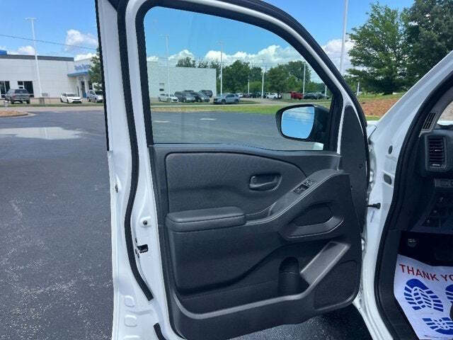 2023 Nissan Frontier 19