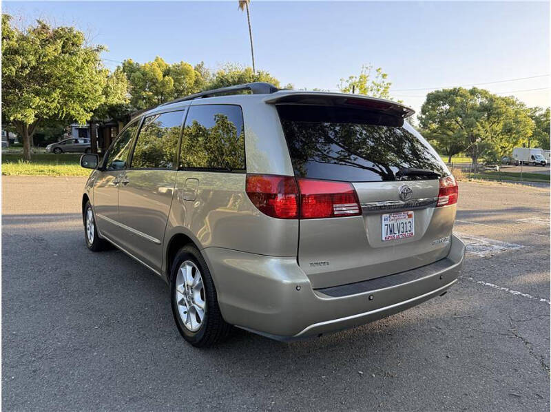 2004 Toyota Sienna