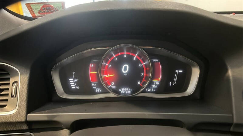 2018 Volvo V60 Cross Country T5 Premier