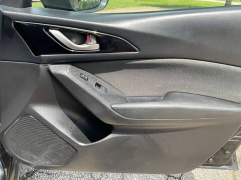 2016 Mazda MAZDA3 i Sport