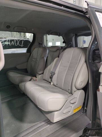 2011 Toyota Sienna XLE 8-Passenger