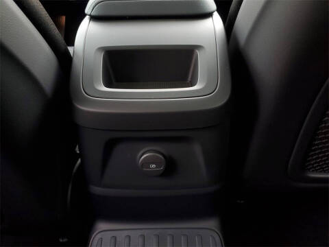 2025 Volvo XC60 T8 Core Dark Theme