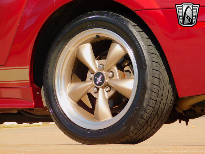 2004 Ford Mustang GT Deluxe