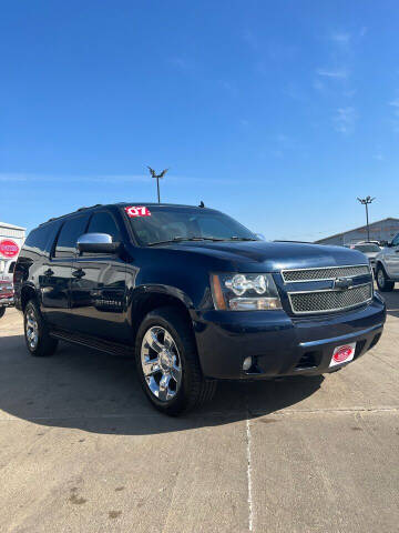 2007 Chevrolet Suburban for sale at UNITED AUTO INC in South Sioux City NE