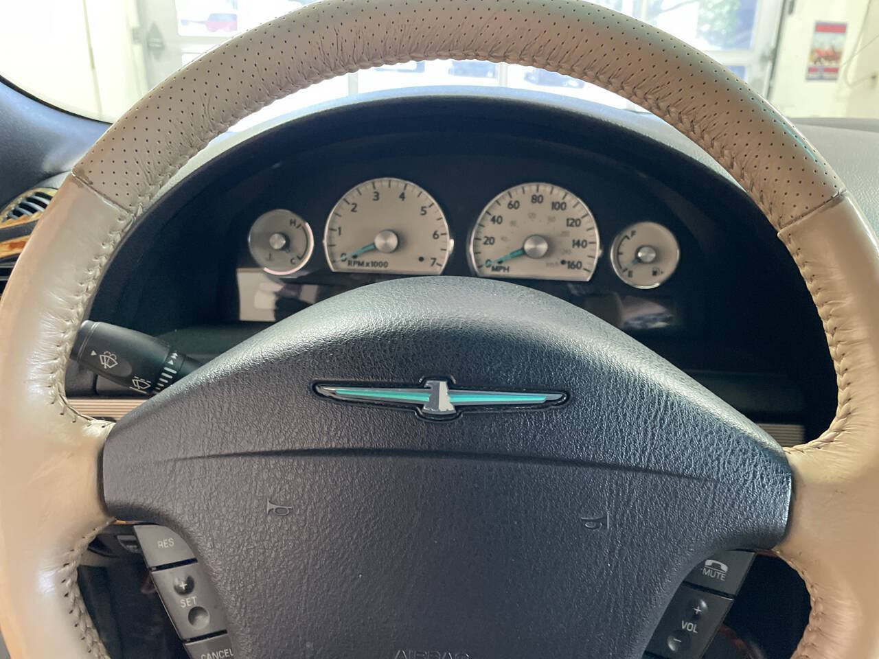 2004 Ford Thunderbird 15