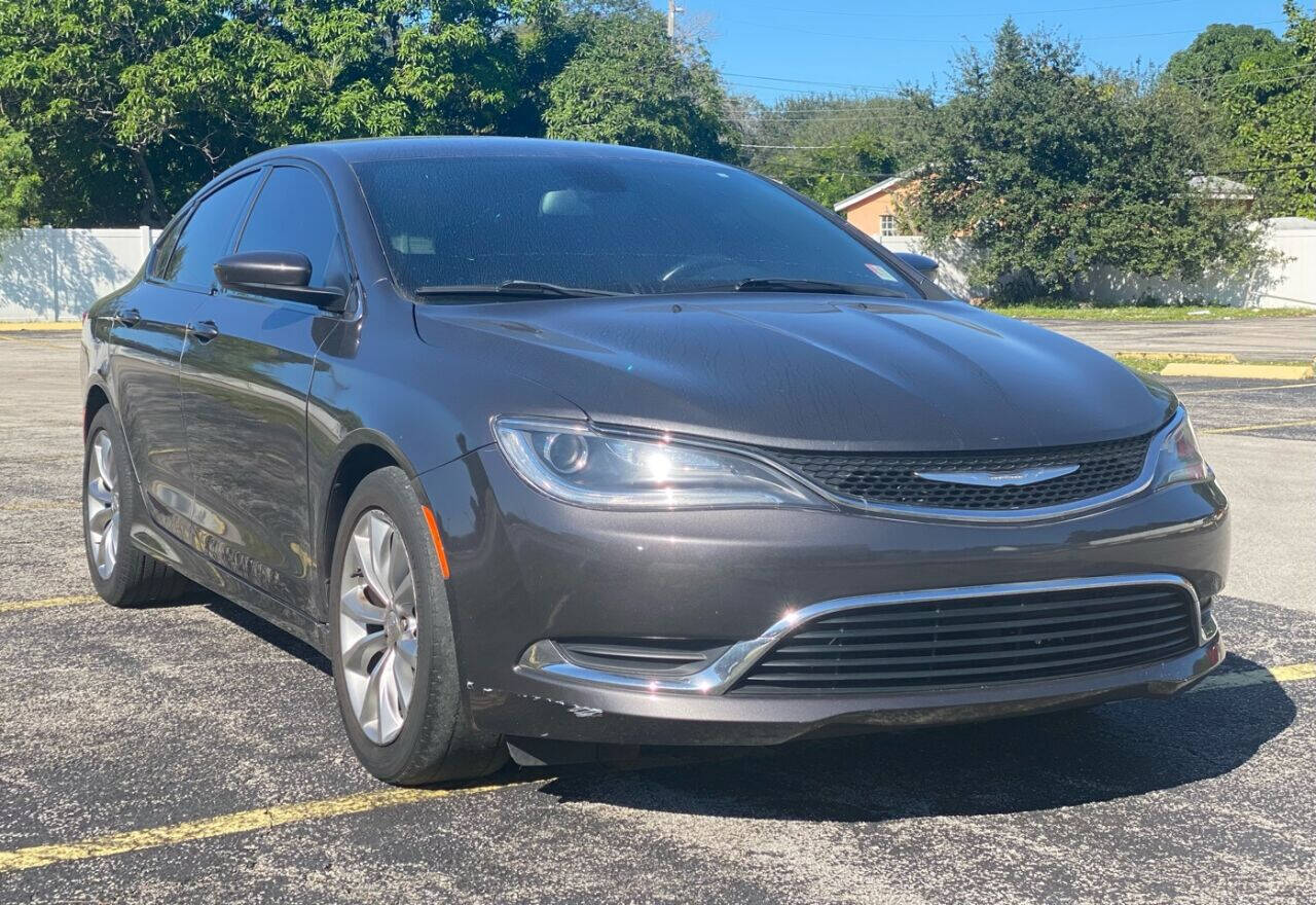 2015 Chrysler 200  - $9,990