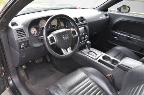 2013 Dodge Challenger SXT Plus