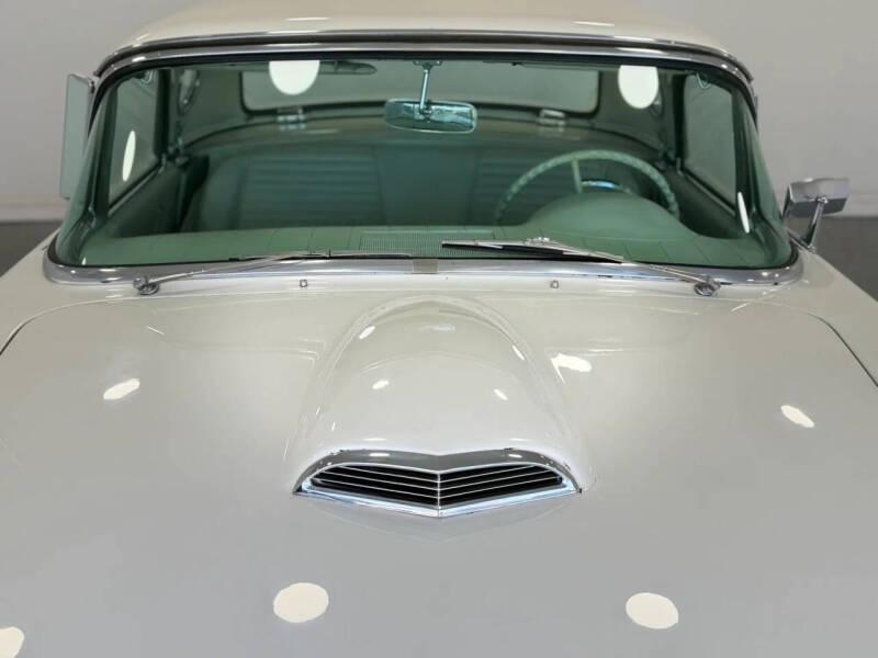 1957 Ford Thunderbird