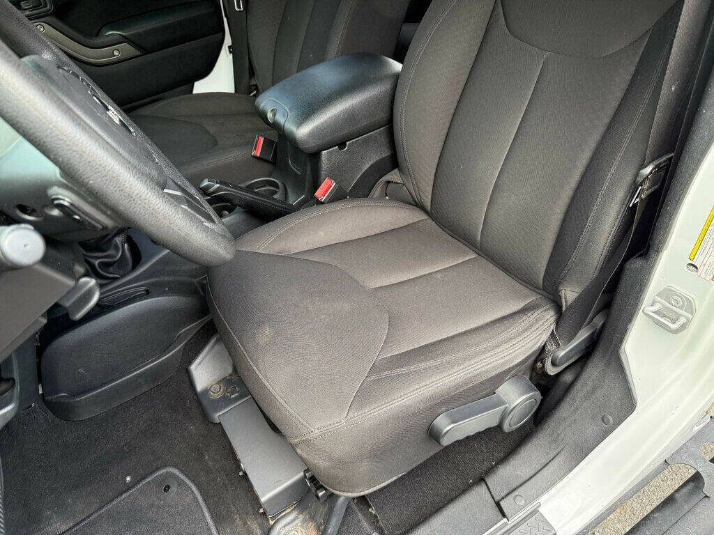 2015 Jeep Wrangler Unlimited 24