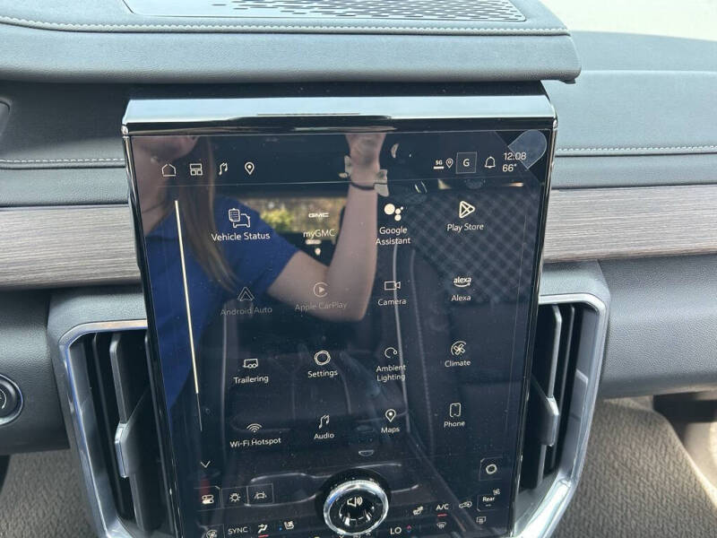 2025 GMC Acadia Denali