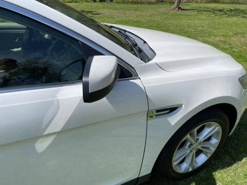 2014 Ford Taurus SEL