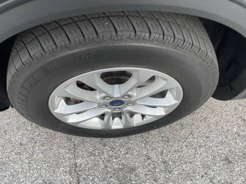 2020 Ford Escape SE