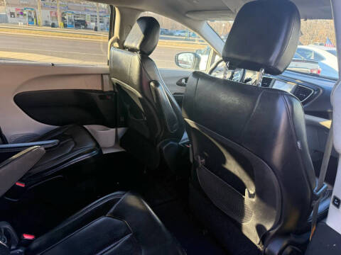 2020 Chrysler Voyager LXi