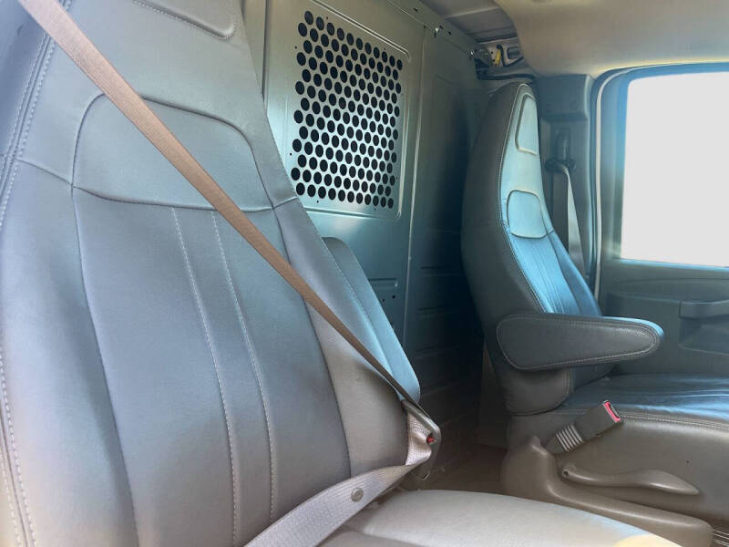2023 GMC Savana 2500