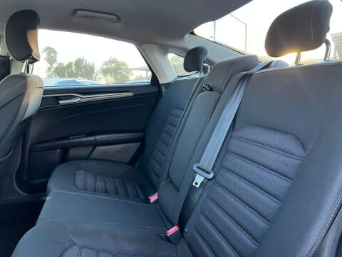 2017 Ford Fusion Hybrid SE