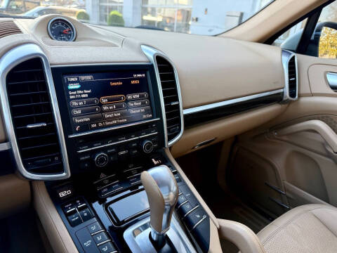 2014 Porsche Cayenne Platinum