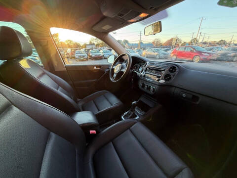 2012 Volkswagen Tiguan LE