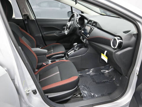 2025 Nissan Versa SR