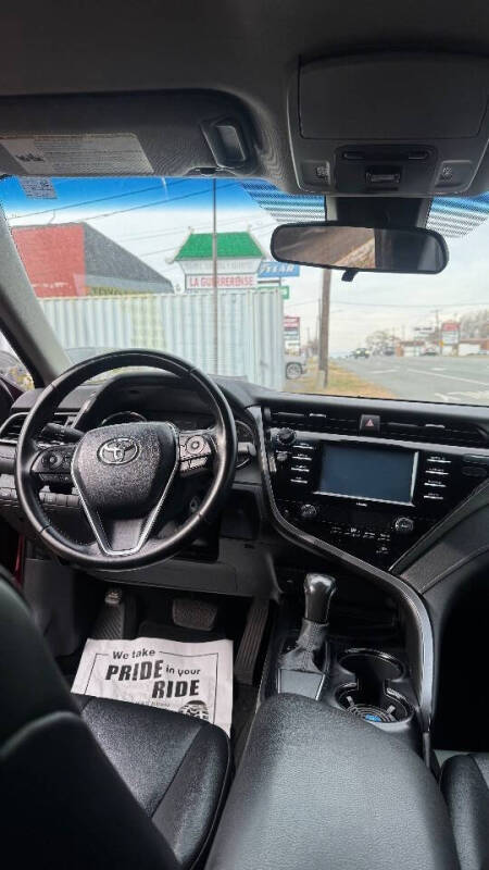 2020 Toyota Camry SE