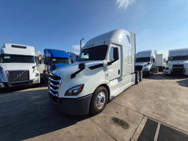 2020 Freightliner Cascadia for sale at KING TRUCK TRAILER SALES in Bakersfield, CA